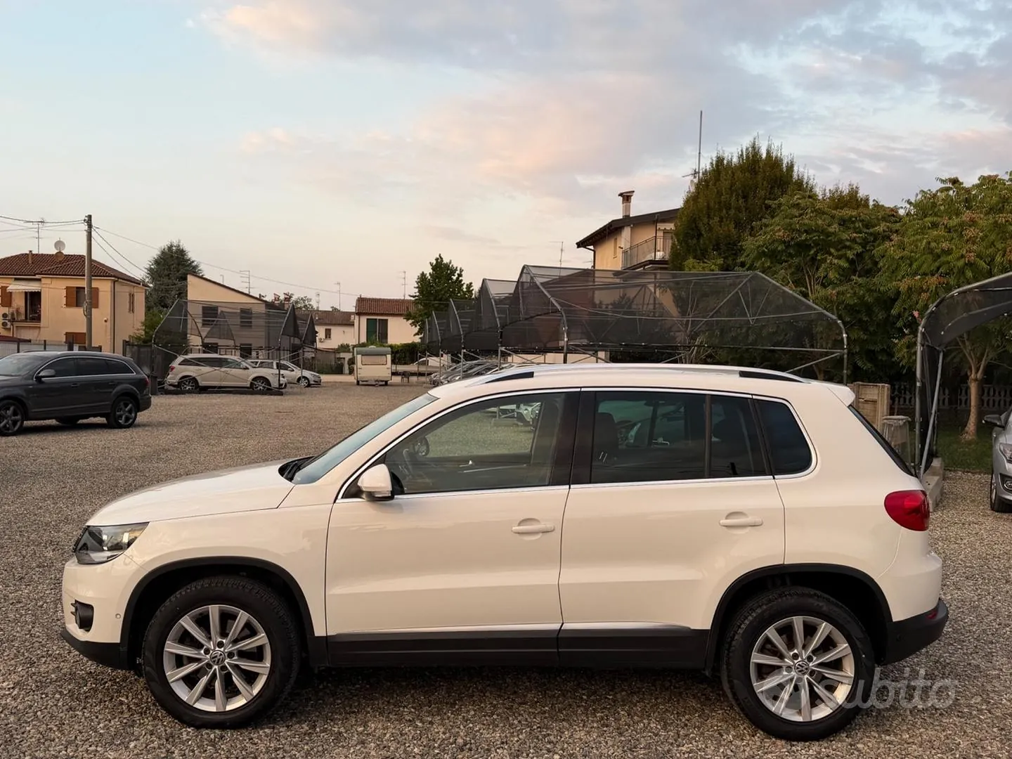 Volkswagen Tiguan 2012 photo 2