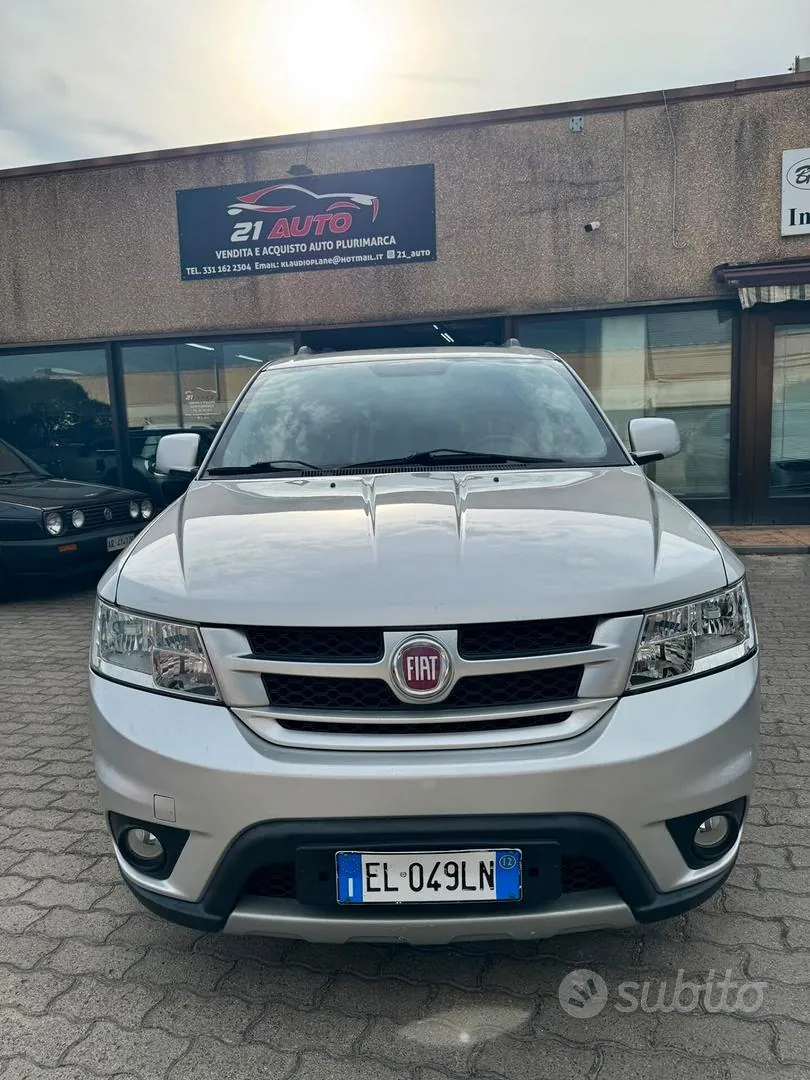 Fiat Freemont 2012 photo 2