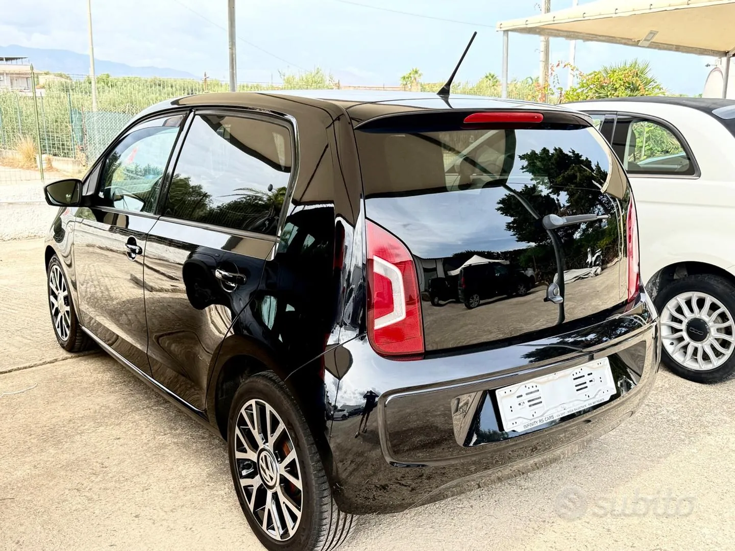 Volkswagen Up 2015 photo 3