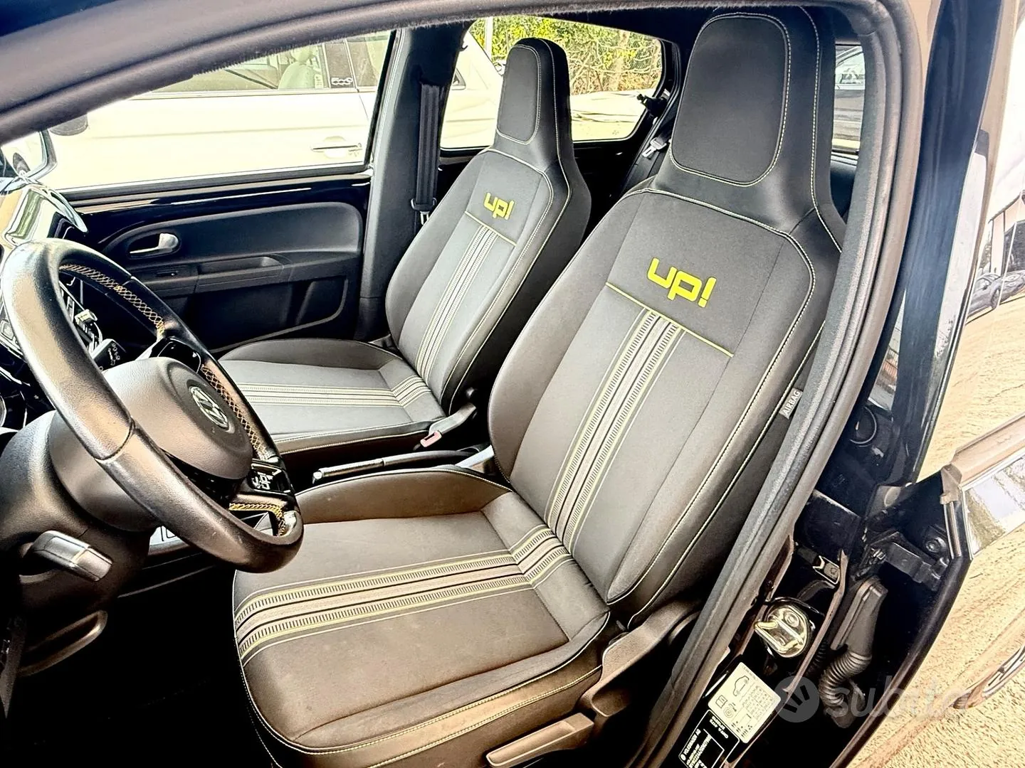 Volkswagen Up 2015 photo 5