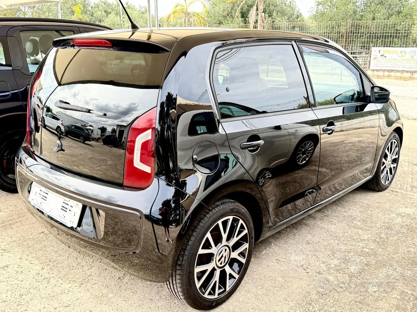 Volkswagen Up 2015 photo 4