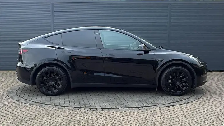 Tesla Model Y 2024 photo 4