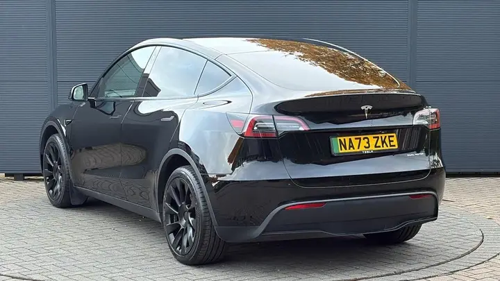 Tesla Model Y 2024 photo 3