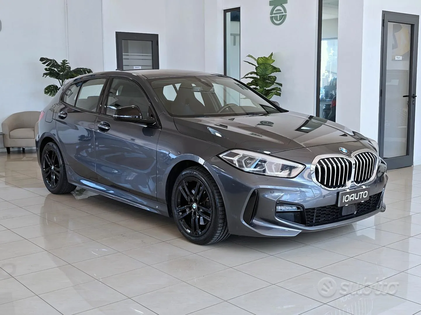 BMW 1 Series 2021 photo 2