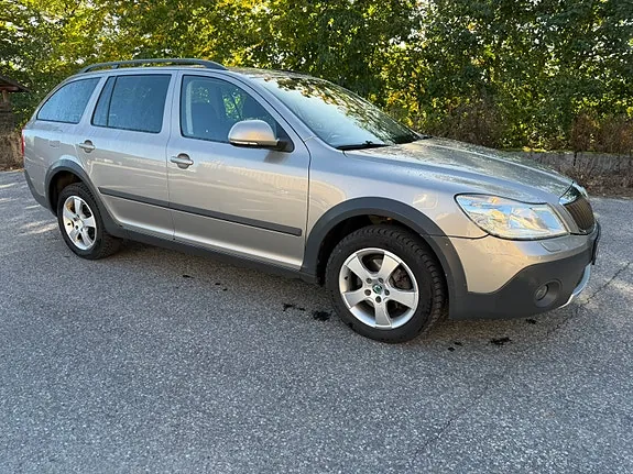 Skoda Octavia Scout 2010 photo 2