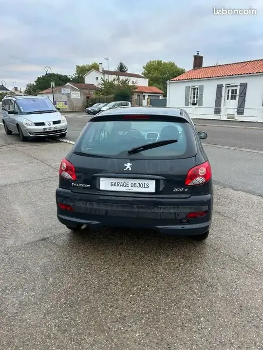 Peugeot 206 2011 photo 4