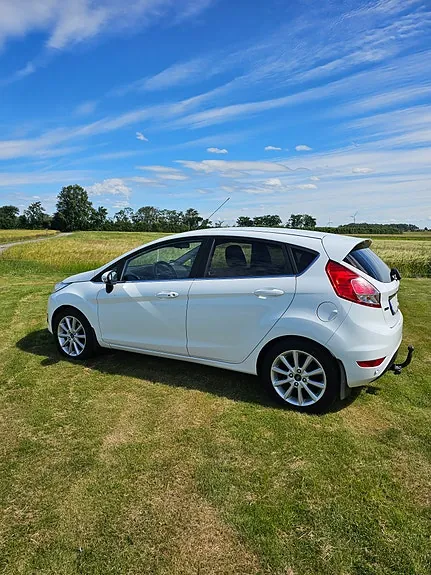 Ford Fiesta 2014 photo 4