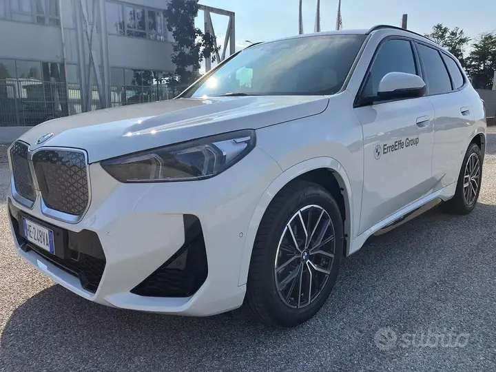 BMW Ix1