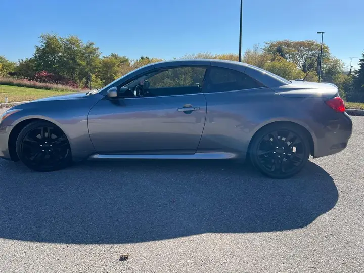 Infiniti G37 2010 photo 4