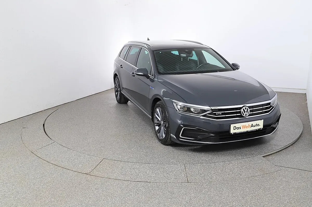 Volkswagen Passat 2021 photo 2