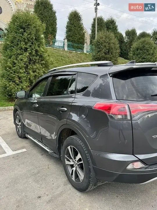Toyota Rav4 2017 photo 5