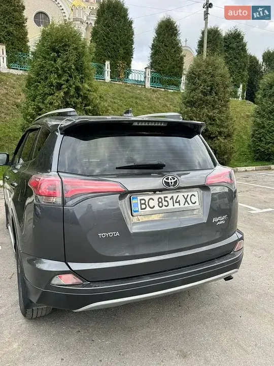 Toyota Rav4 2017 photo 4