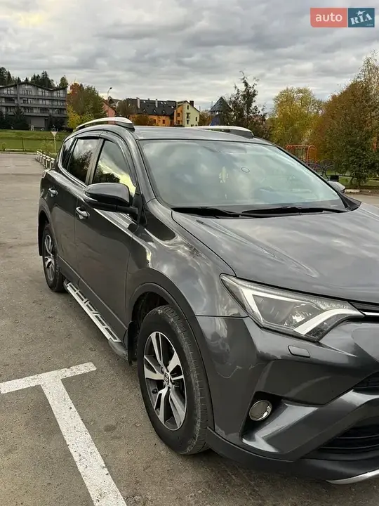 Toyota Rav4 2017 photo 2