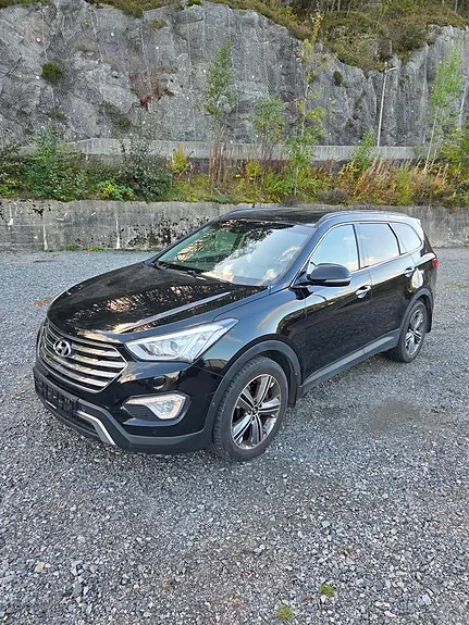 Hyundai Grand Santa Fe 2015 photo 4