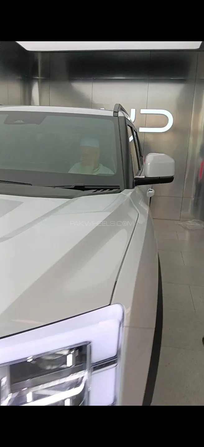 BYD Shark 6