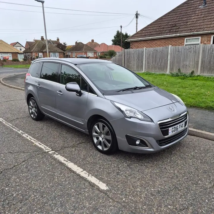 Peugeot 5008