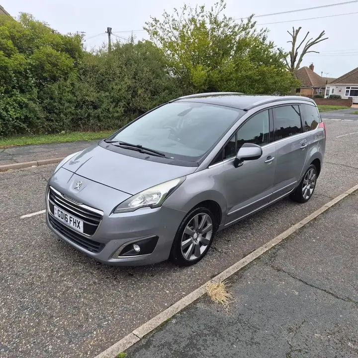 Peugeot 5008 2016 photo 2