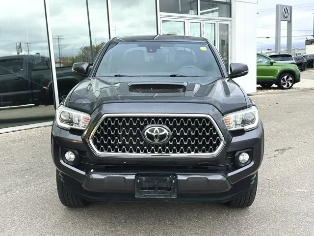 Toyota Tacoma 2018 photo 2