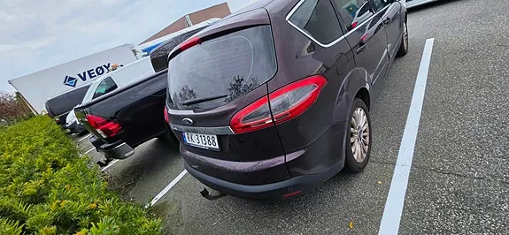 Ford S-Max 2011 photo 2
