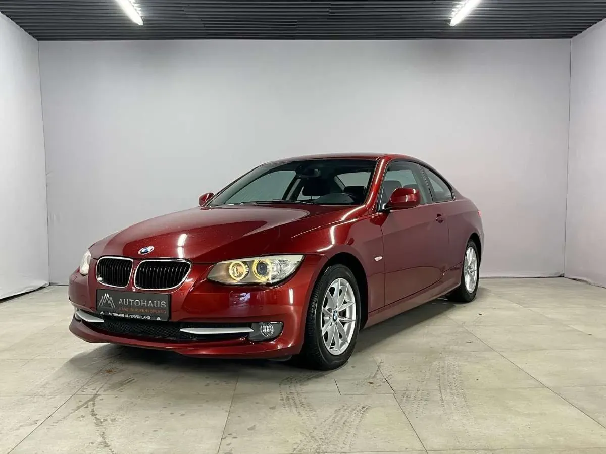 BMW 3 Series 2012 photo 3