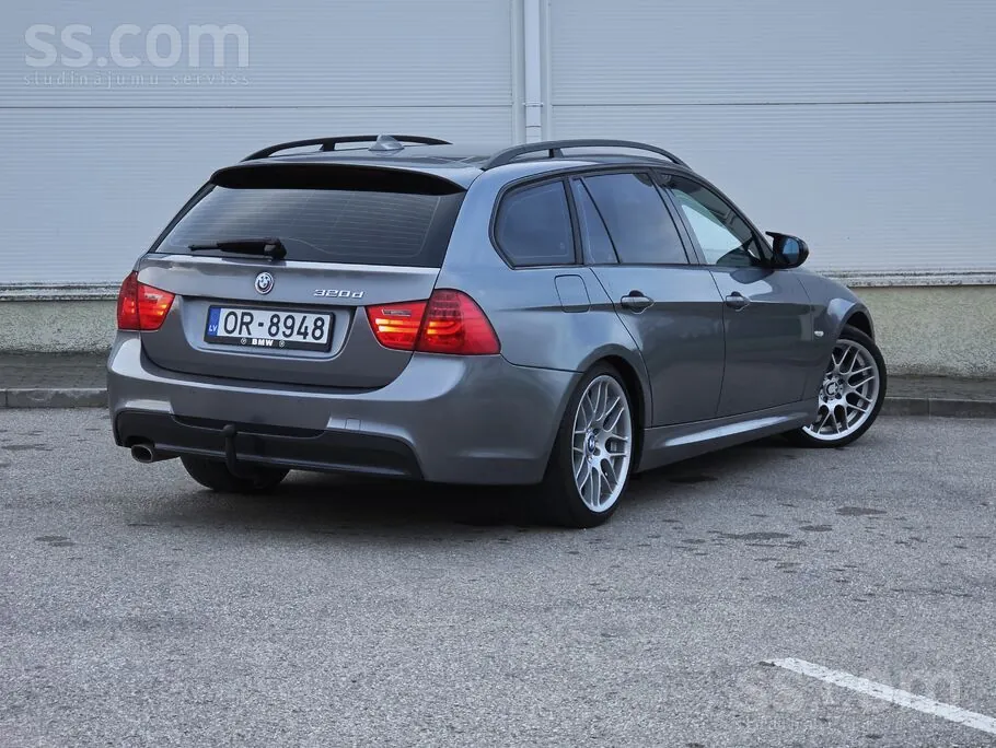 BMW 320D 2009 photo 4