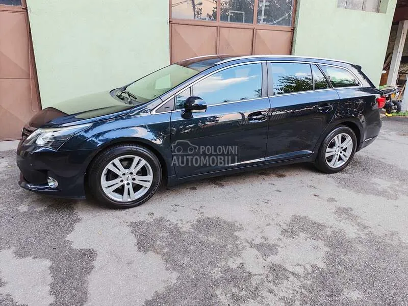 Toyota Avensis 2012 photo 3