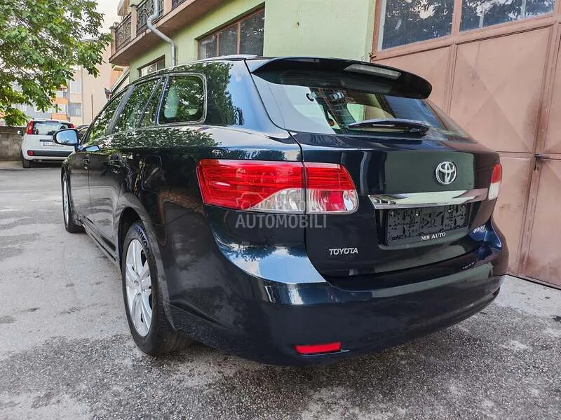 Toyota Avensis 2012 photo 5