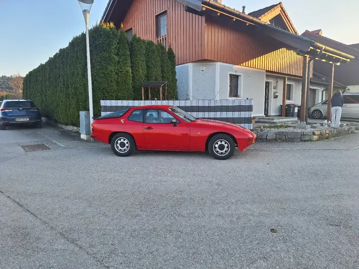 Porsche 924 1983 photo 2