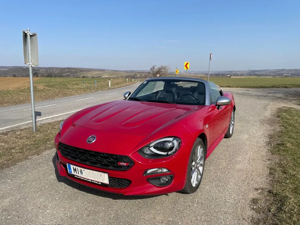 Fiat 124 Spider 2019 photo 3