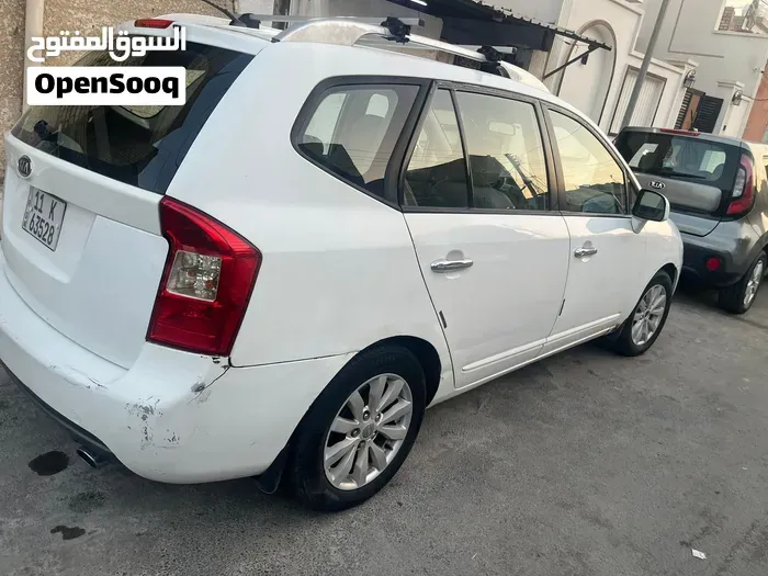Kia Carens 2012 photo 3