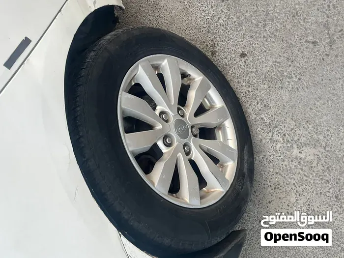 Kia Carens 2012 photo 4