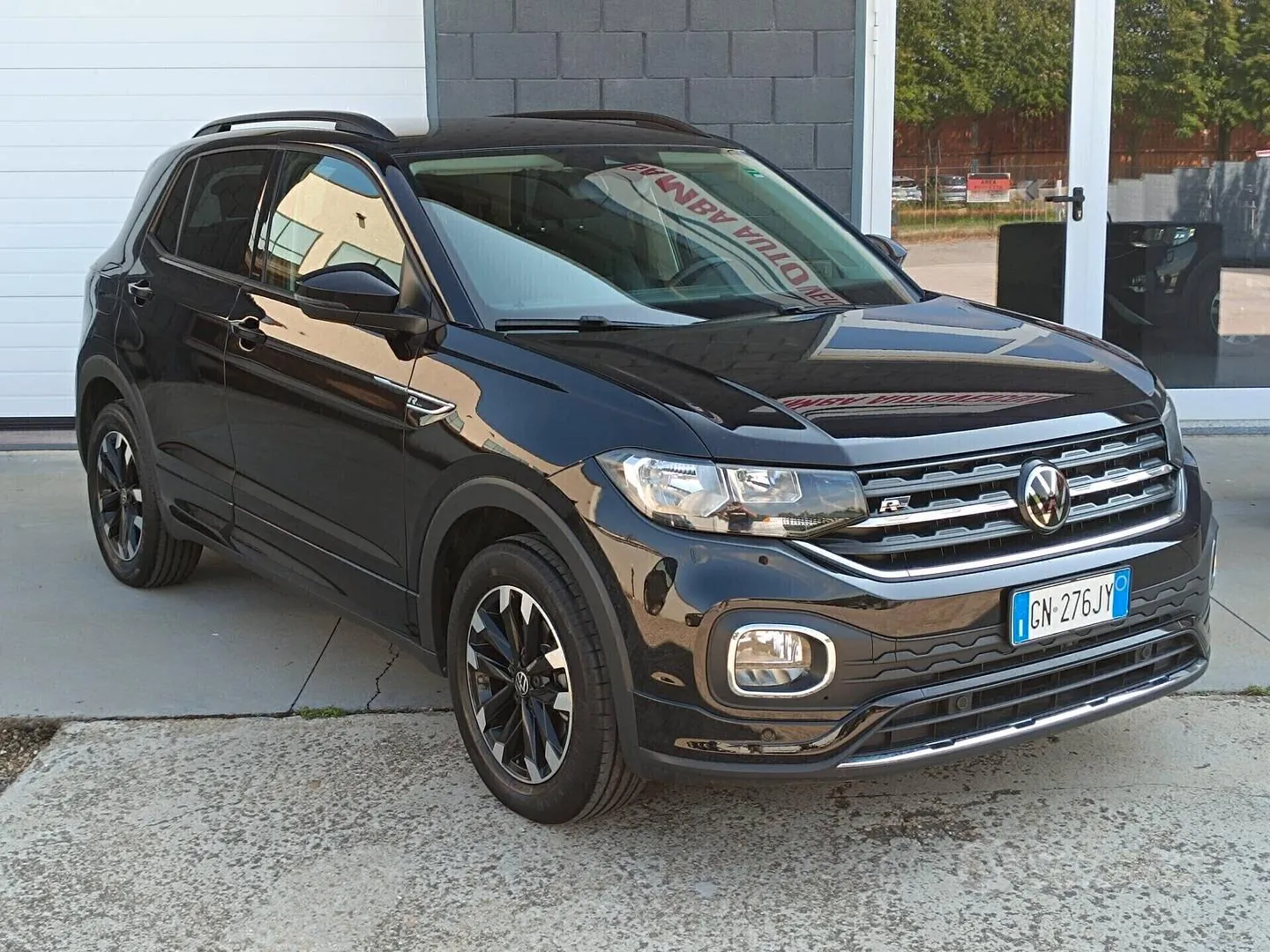 Volkswagen T-Cross 2023 photo 2