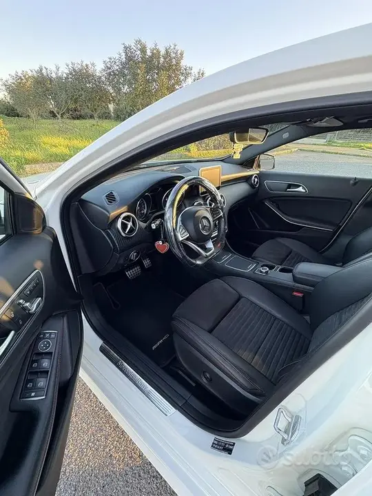 Mercedes-Benz A200D 2016 photo 4