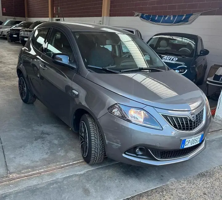 Lancia Ypsilon 2023 photo 2