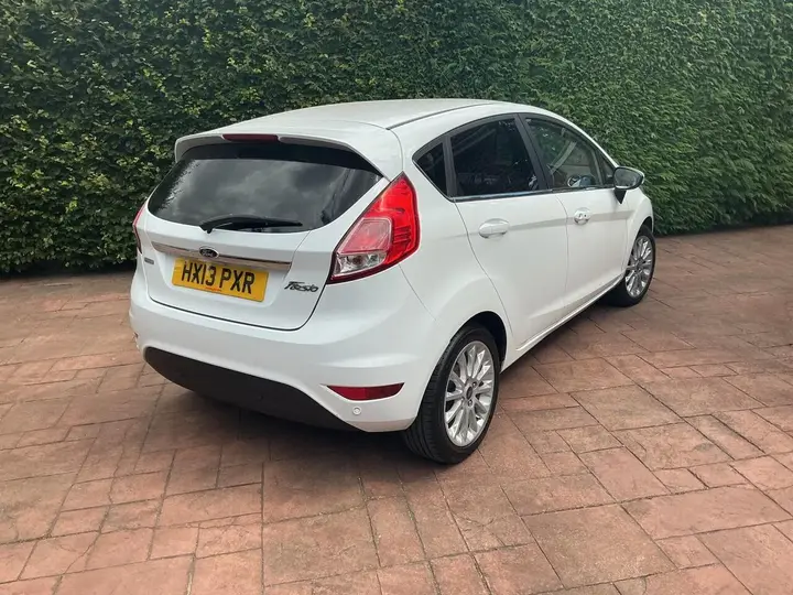 Ford Fiesta 2013 photo 3