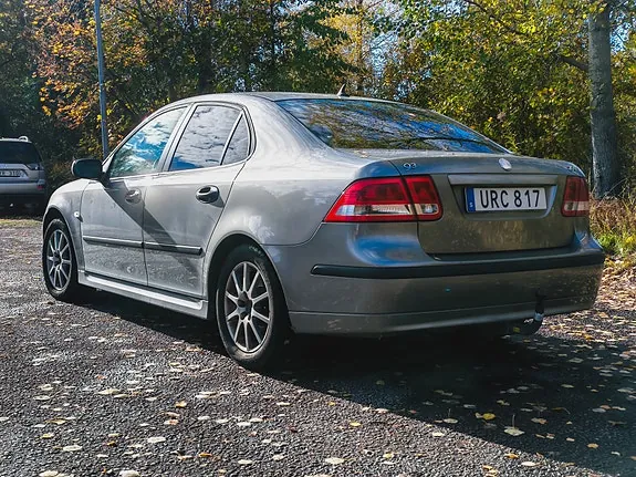 Saab 9-3 2004 photo 2