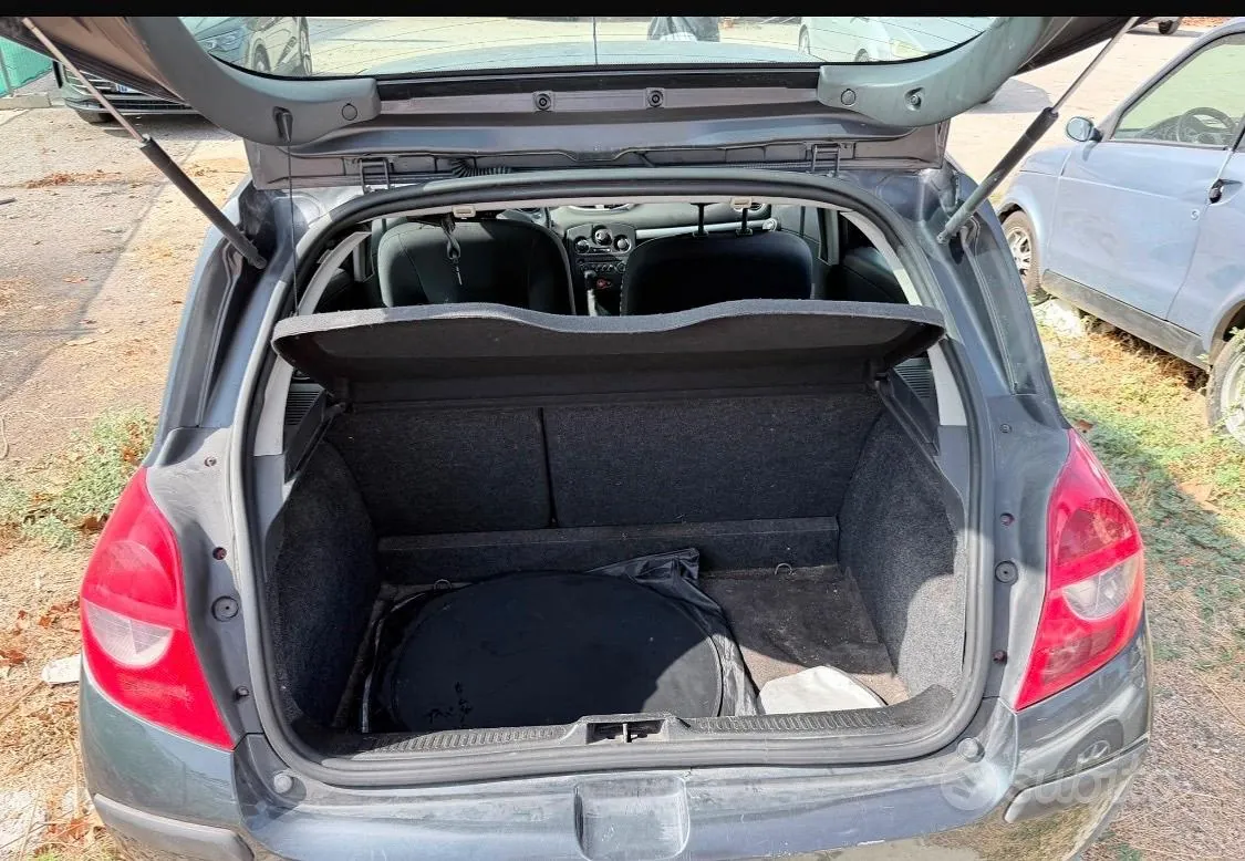 Renault Clio 2007 photo 5