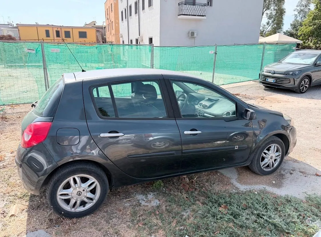 Renault Clio 2007 photo 4