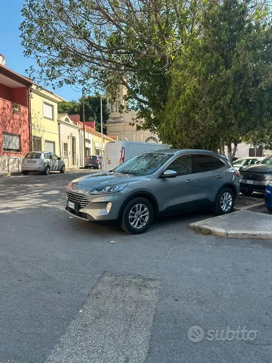 Ford Kuga 2024 photo 2