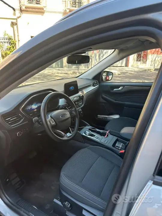 Ford Kuga 2024 photo 3