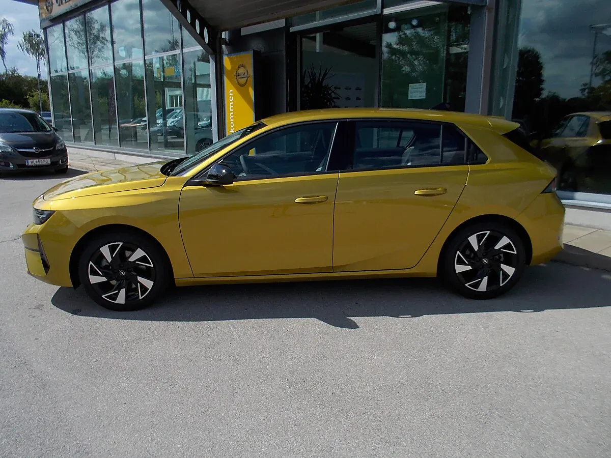 Opel Astra photo 2