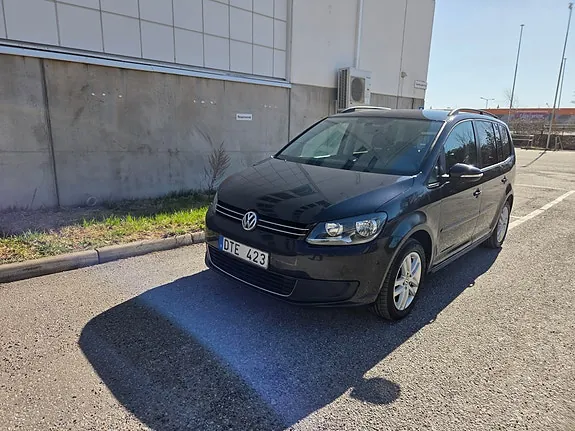 Volkswagen Touran 2012 photo 2