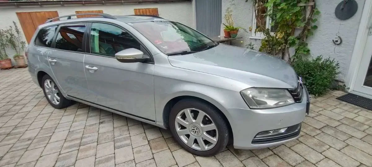 Volkswagen Passat 2013 photo 2