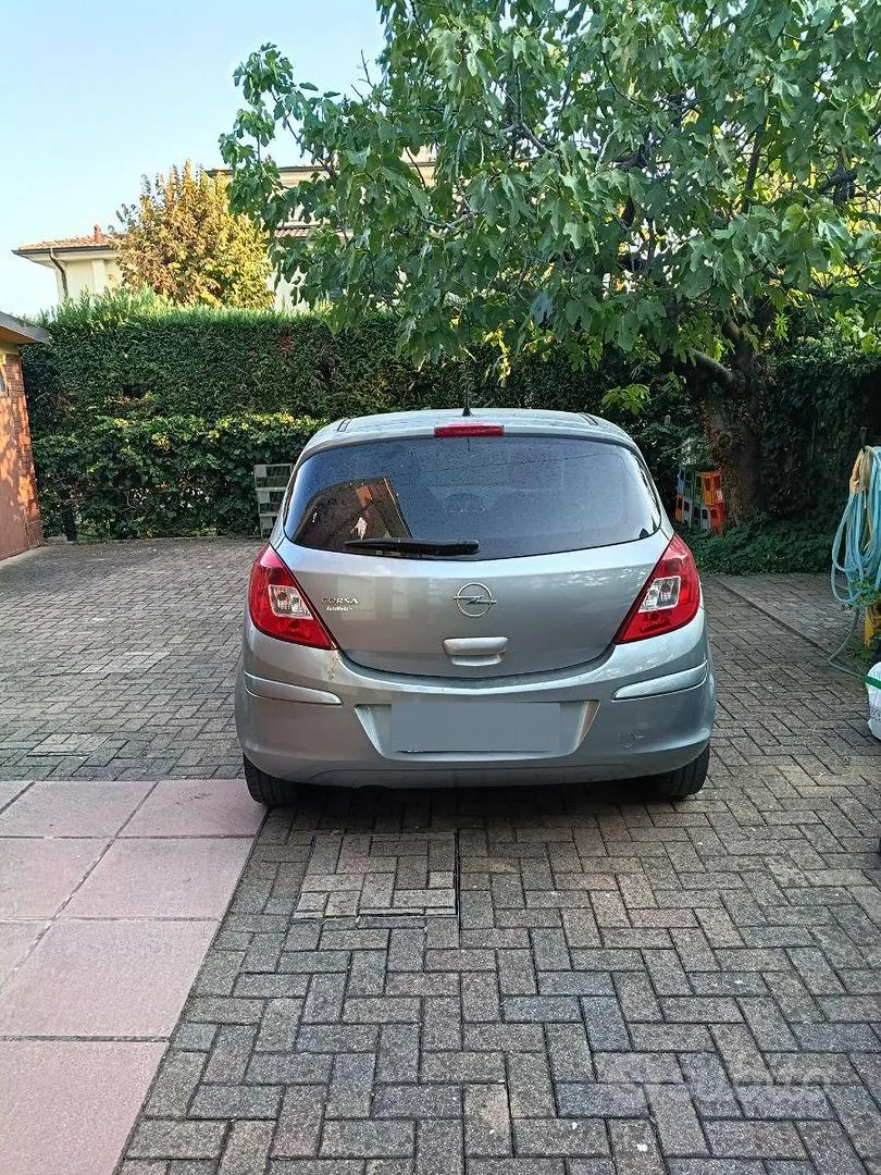 Opel Corsa 2010 photo 3