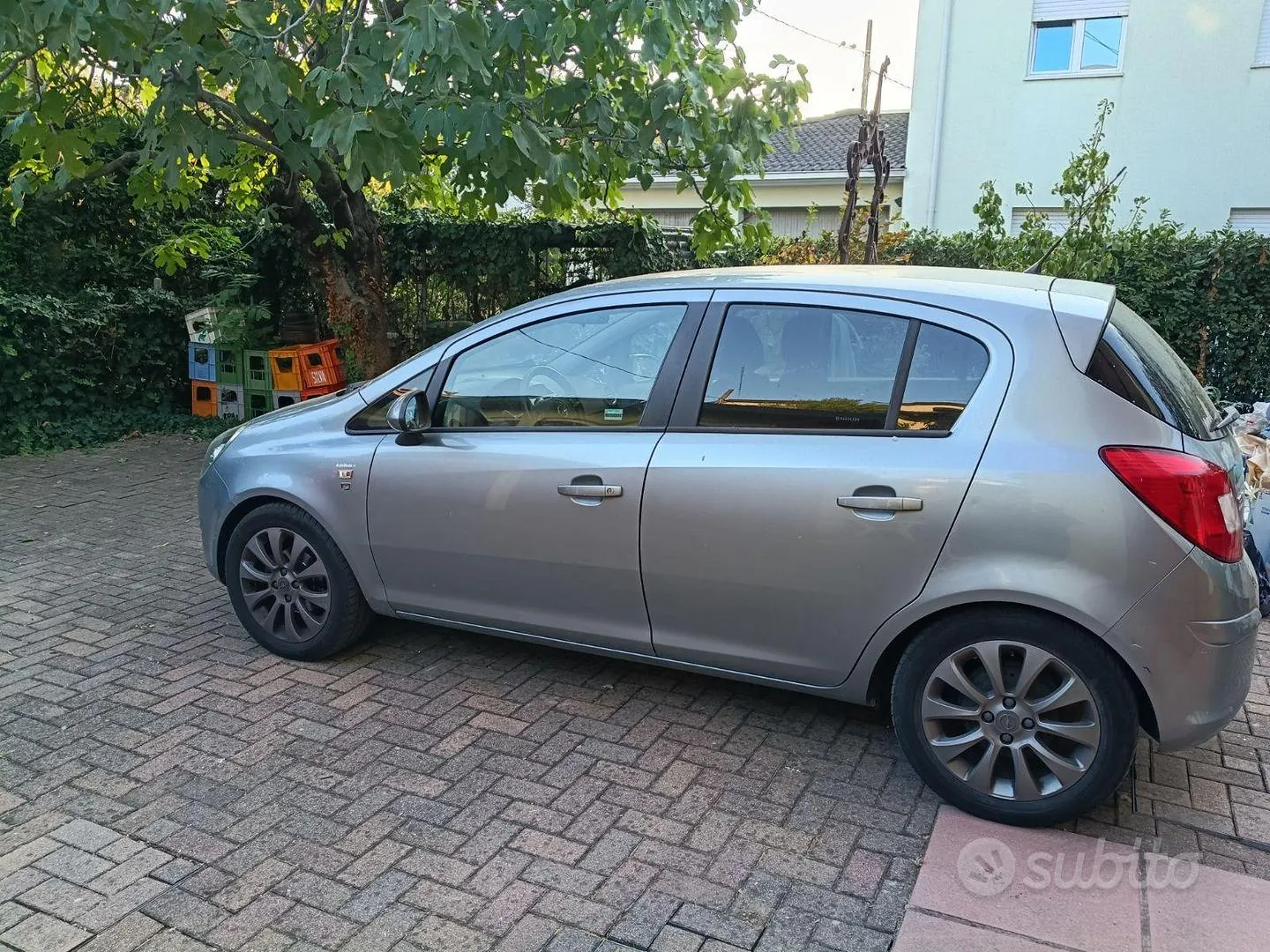 Opel Corsa 2010 photo 2