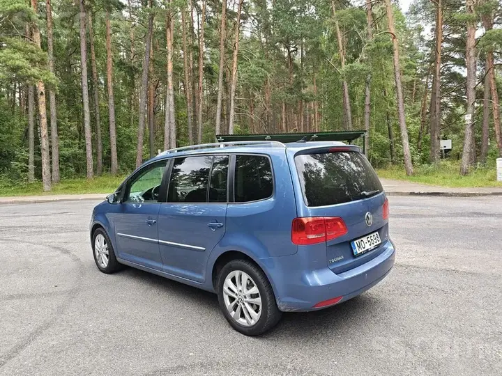 Volkswagen Touran 2012 photo 4