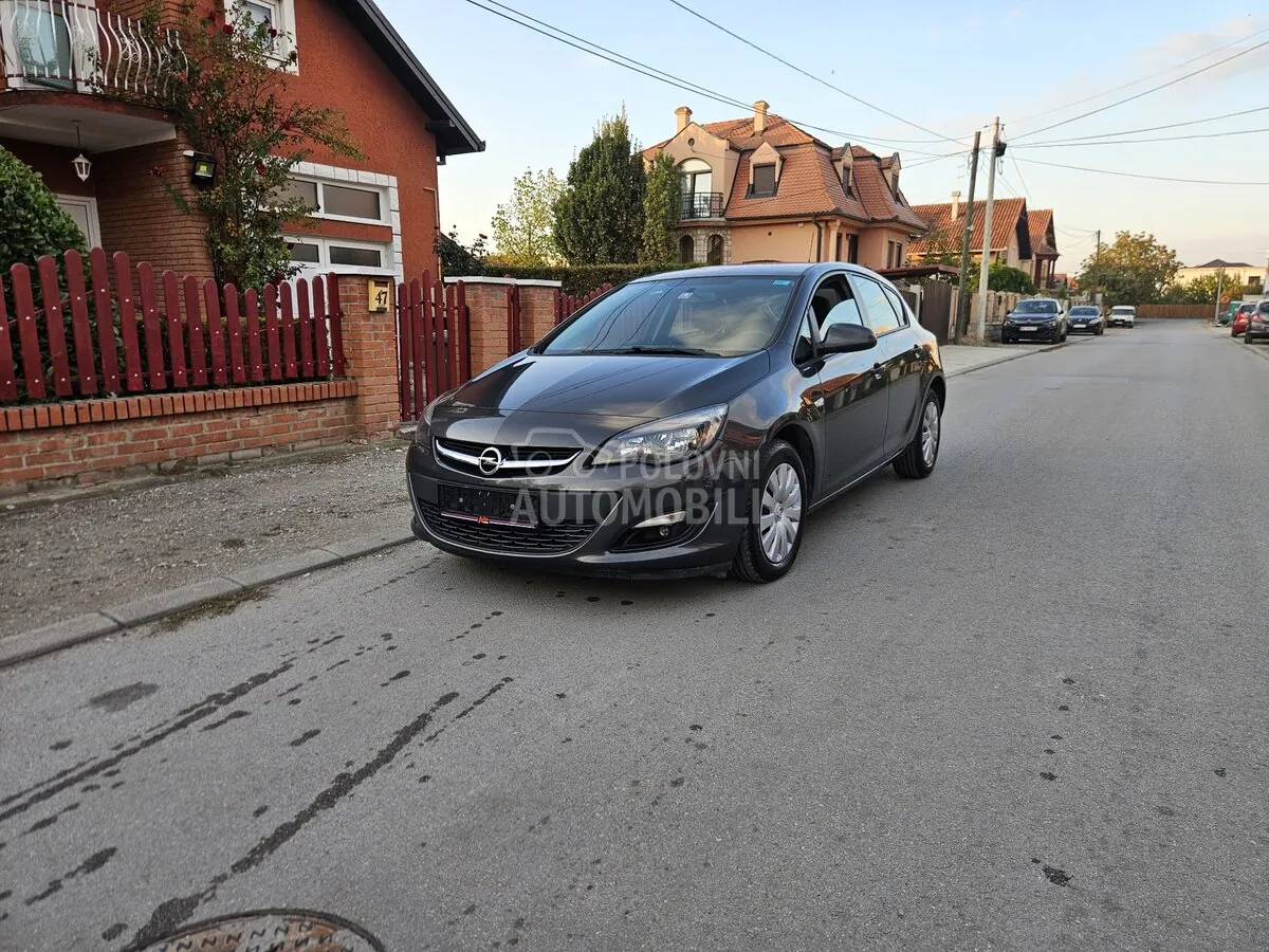 Opel Astra J 2014 photo 3