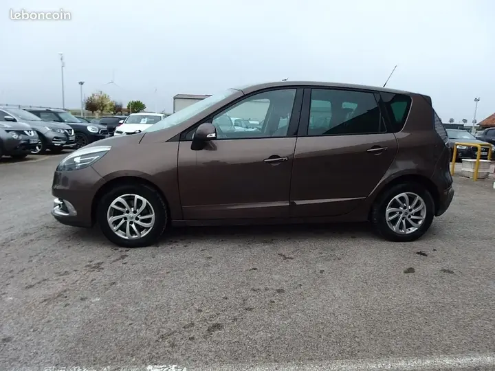 Renault Scenic 2013 photo 4