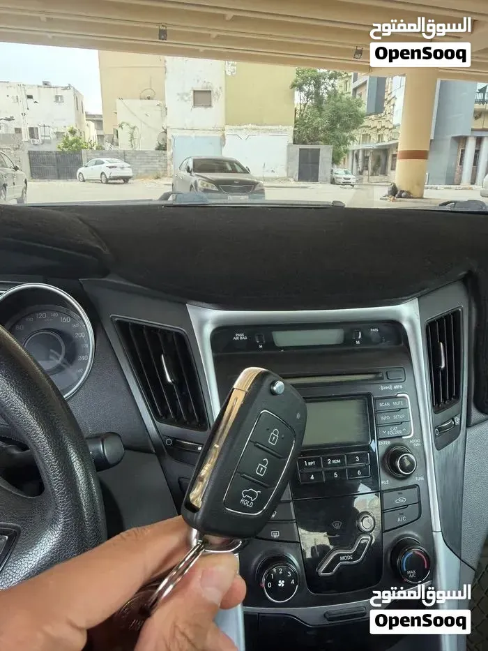 Hyundai Sonata 2012 photo 2