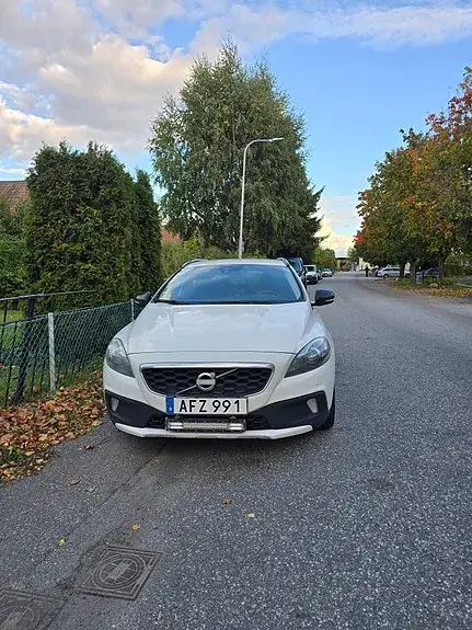 Volvo V40 Cross Country 2014 photo 2